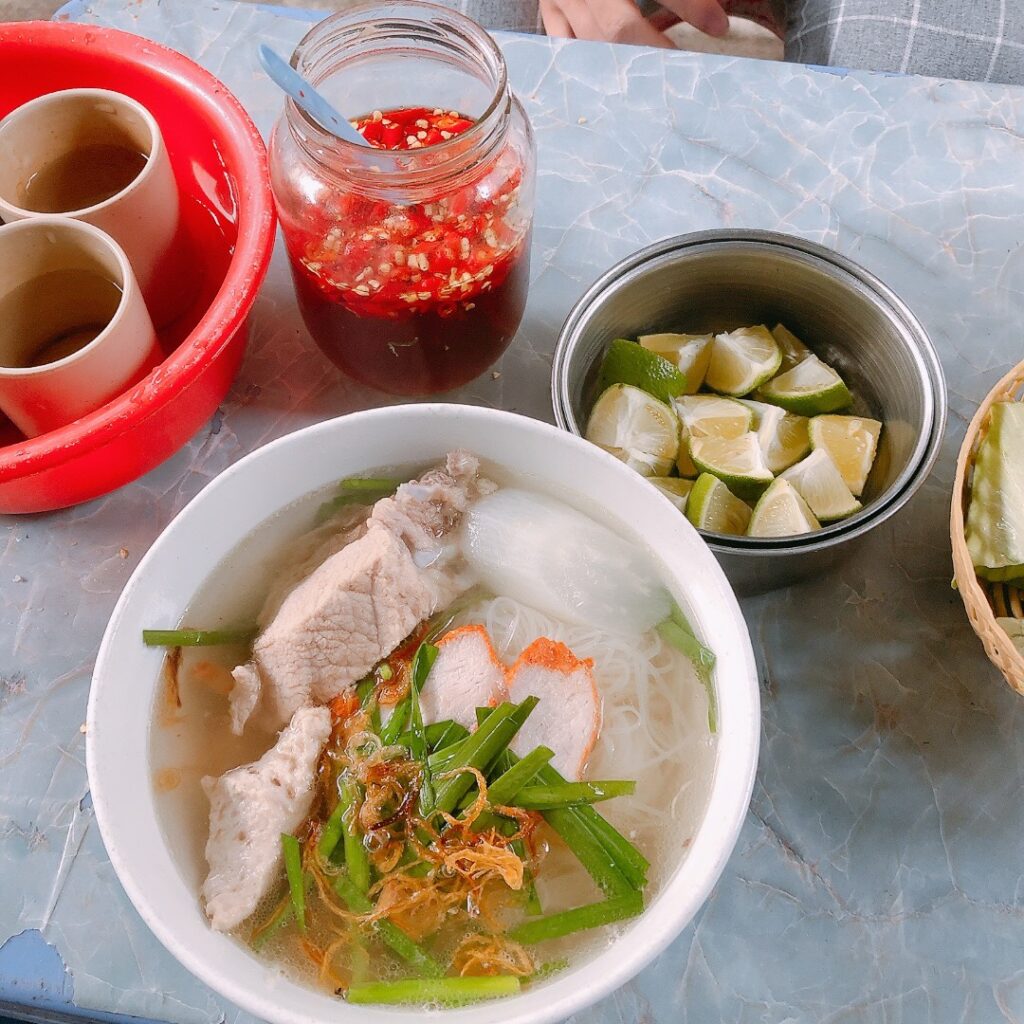 Vì sao mình đi Đà Lạt lần 2? Đà Lạt mùa mưa bão có gì? 13 Hủ tiếu 35k ở Đà Lạt